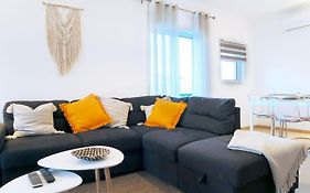 Albufeira Central Apartment, 10 Mins Walk To Beach