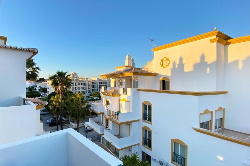 Albufeira Central Apartment, 10 Mins Walk To Beach Extérieur photo